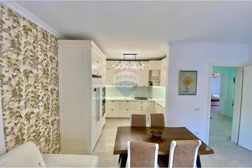 SUPER APARTAMENT 3+1 ME QIRA AMBASADA AMERIKANE