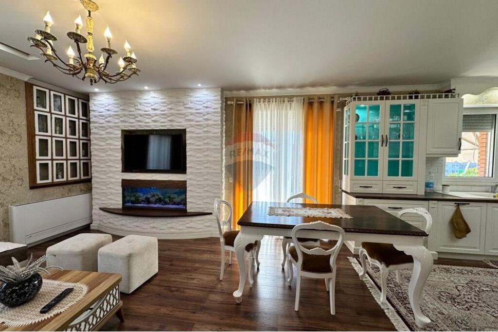Shitet Apartament 2+1+2+PP, Unaze e Re, Tirane