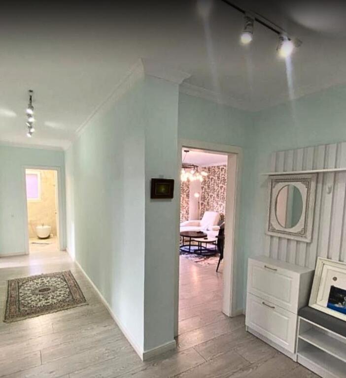 Jepet me qira apartament 2+1+2 Ambasada Amerikane !