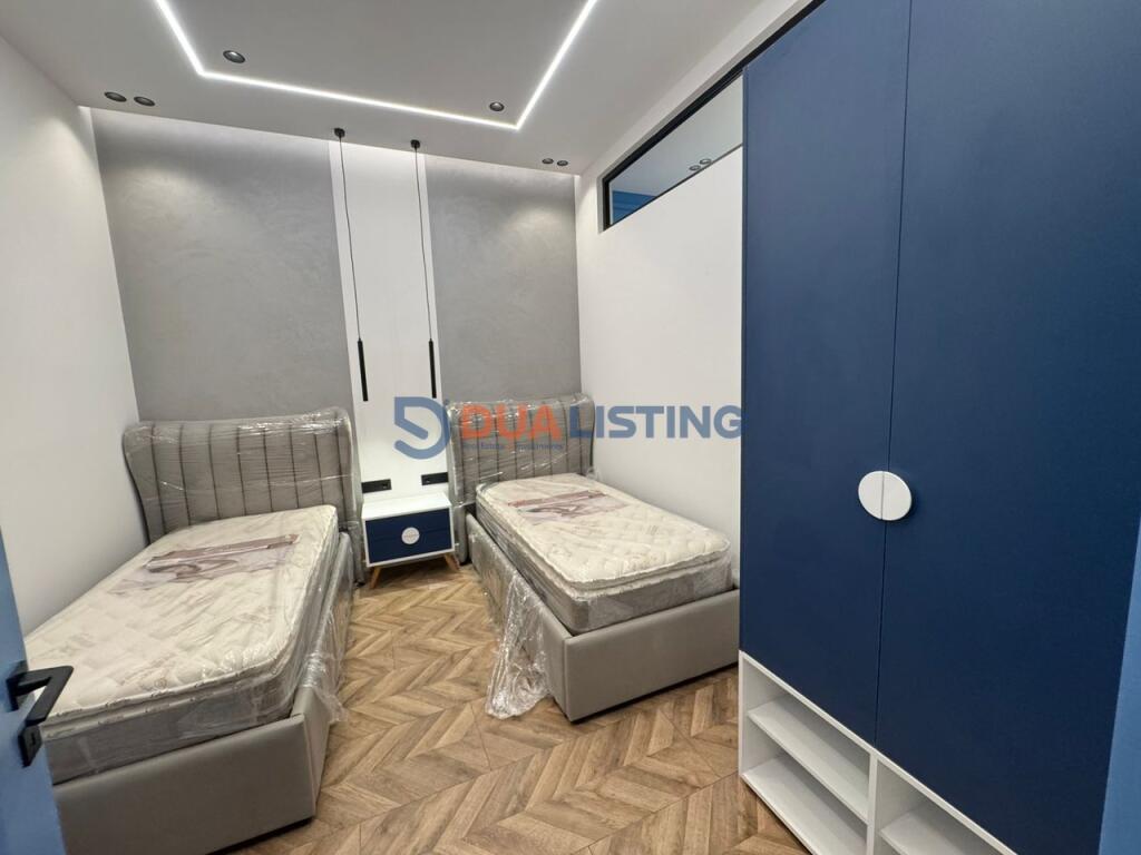 JEPET ME QIRA APARTAMENT MODERN 2+1 I PA BANUAR ME PARE TEK KODRA E DIELLIT!