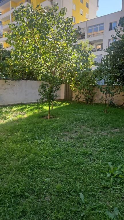 🏡 JEPET ME QIRA SHTËPI PRIVATE 2+1 – FUSHA E AVIACIONIT