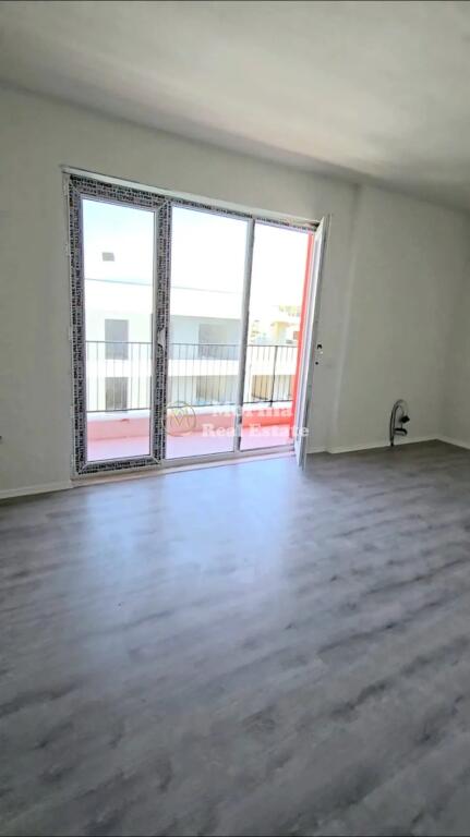Qera, Apartament 3+1+2, Univers City, 600 euro/muaj