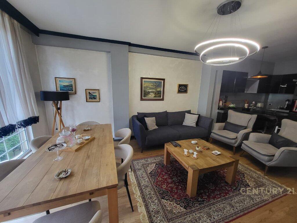 Apartment 2+1+2 in the heart of Tirana! 📍 Tabakëve Bridge – Toptani Center 285,000 € Total Area  100m2