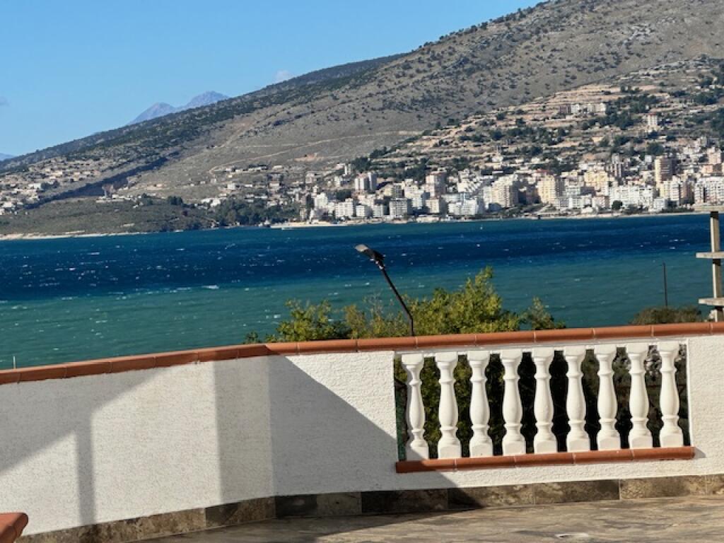 3-storey Villa for Sale in Berdenesh