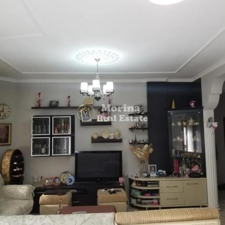 Shitet Vile 4 kateshe+ papafingo+ garazh , ne Selite, 730000 Euro
