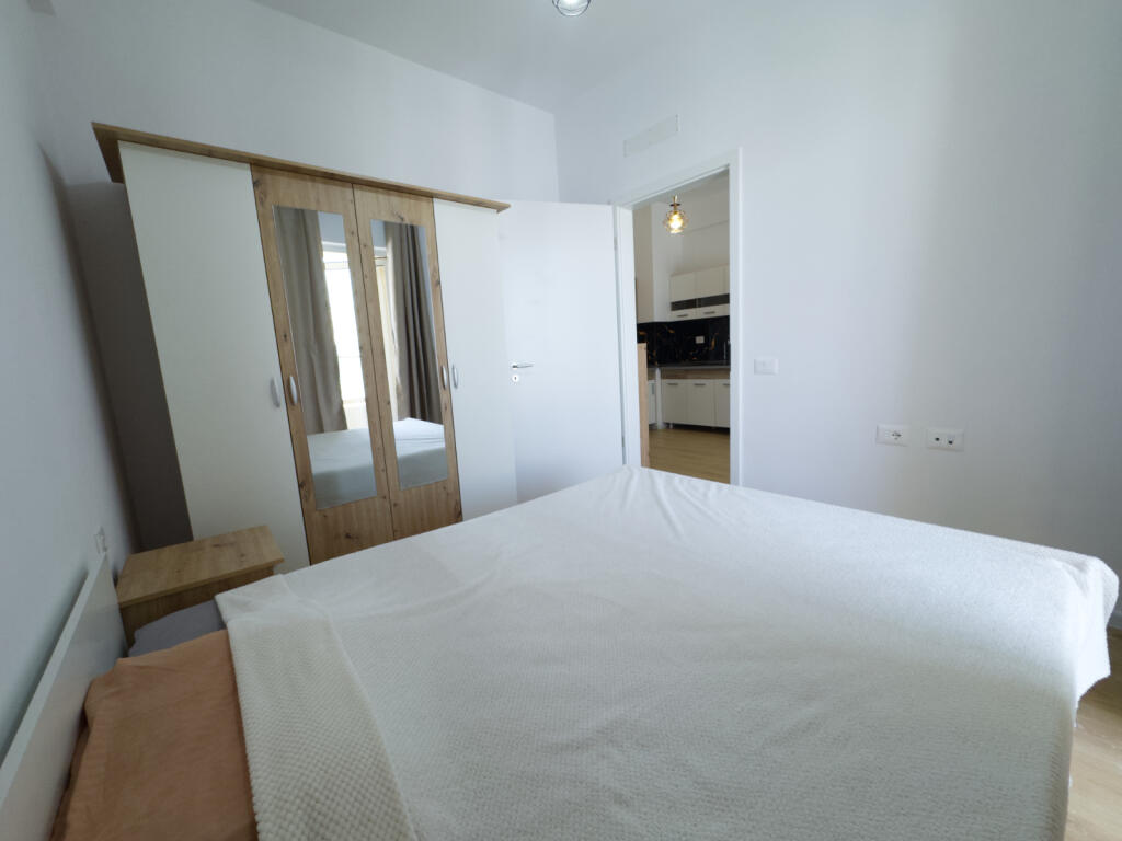 Apartament 1+1 me qera te Kompleksi Mangalem (JO AGJENSI)