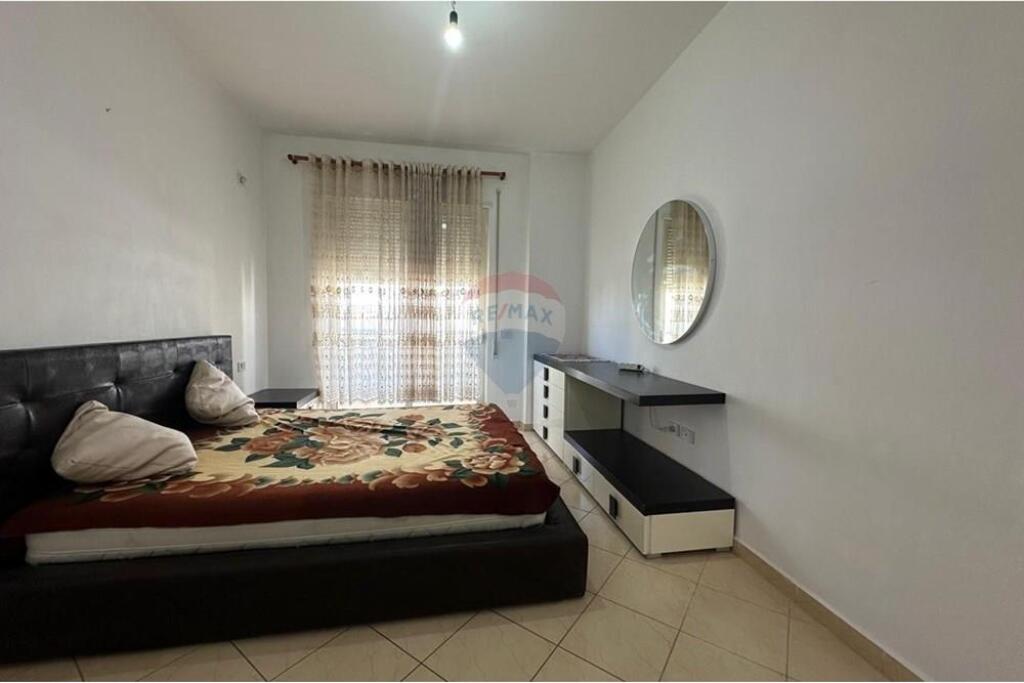 Jepet me qira Apartament 2+1 në Fresk !