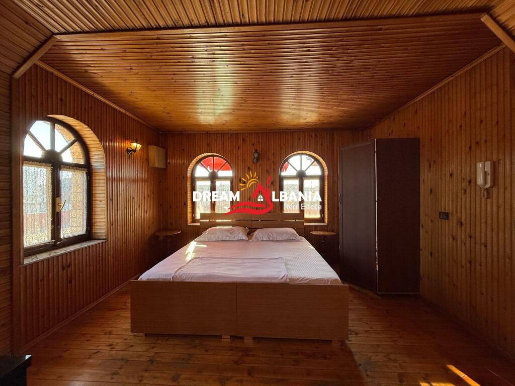 Godine Biznesi 4 kateshe me qera per hotel prane Spitalit Amerikan 2 (ID 4251380)