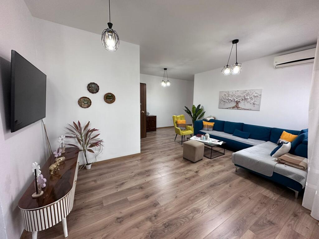 Apartament për qera 2+1+2 – Rruga Bill Klinton