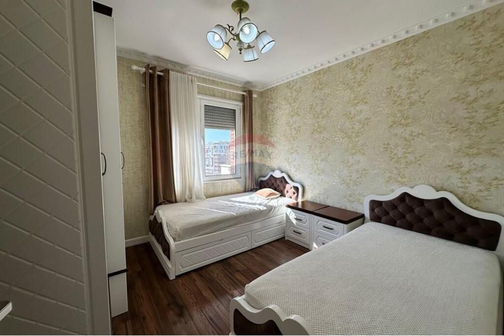Shitet Apartament 2+1+2+PP, Unaze e Re, Tirane