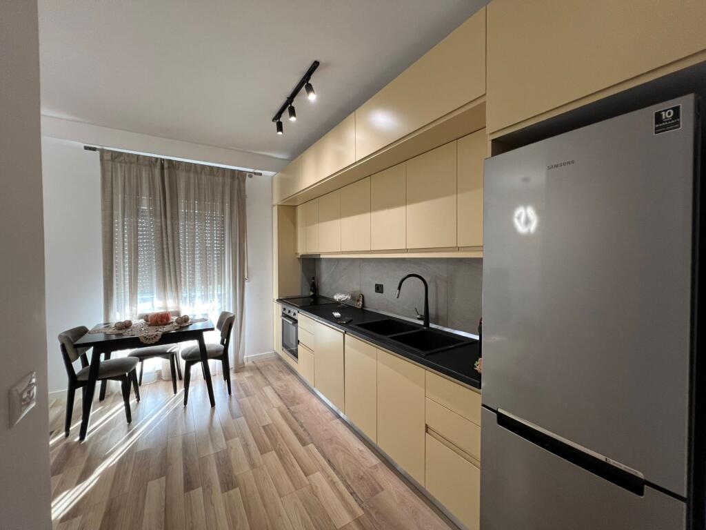 APARTAMENT 2+1+PARKIM  ME QIRA REZIDENCA QUARTUM
