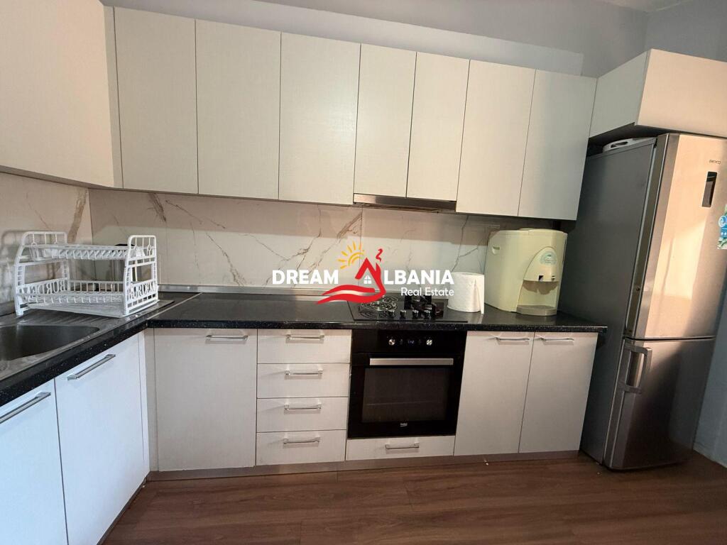 Godine Biznesi 4 kateshe me qera per hotel prane Spitalit Amerikan 2 (ID 4251380)