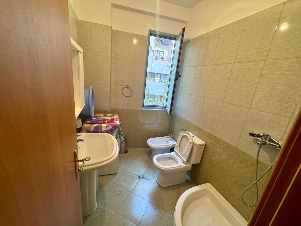 📢 Jepet me Qira Apartament 2+1+2 në Misto Mame – Tiranë  