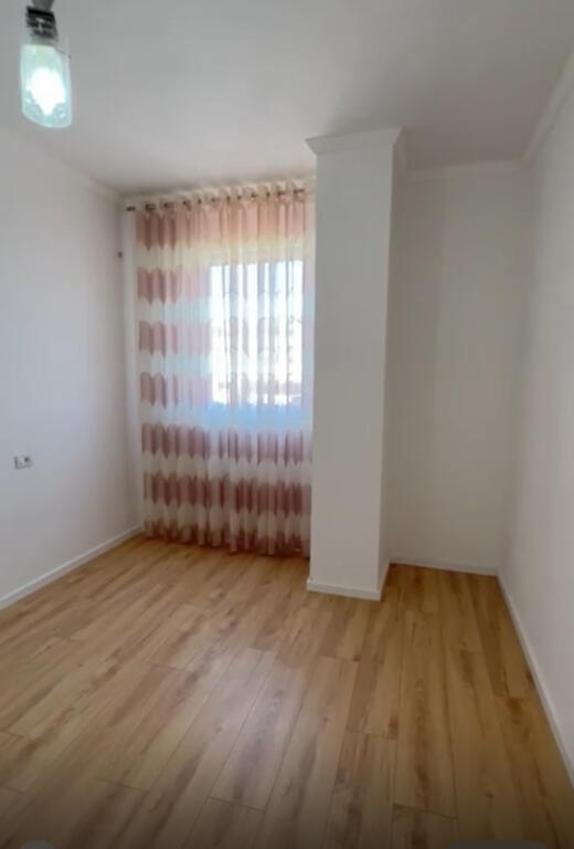 Shitet apartament 1+1 Yzberisht
