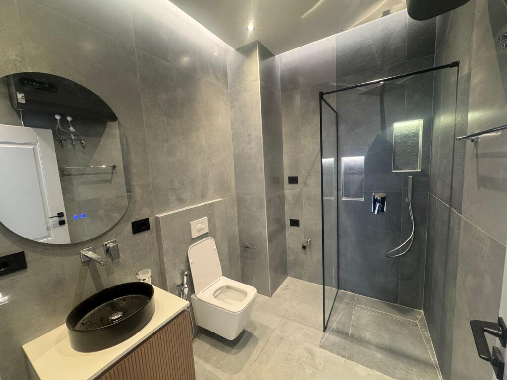 Apartament me qira në Kodra e Diellit – 1+1, investim i ri dhe i pabanuar më parë.