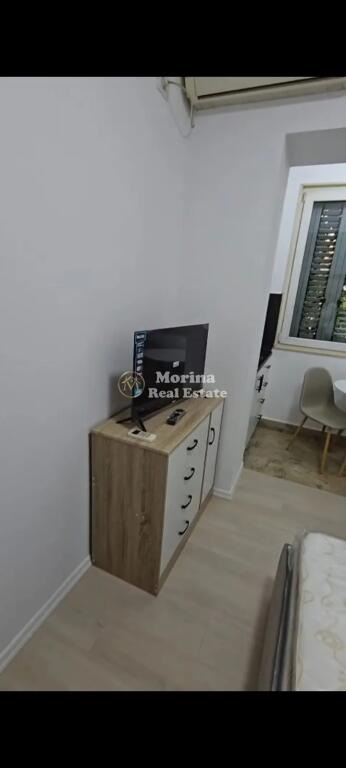 Studio apartment, 21 Dhjetori, 380 Euro/Month