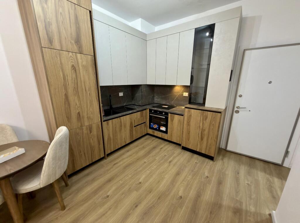 📣 QERA SUPER Apartament 1+1 📍 Kompleksi Kadiu, Ali Dem 💶 Cmimi 450 Euro ✨