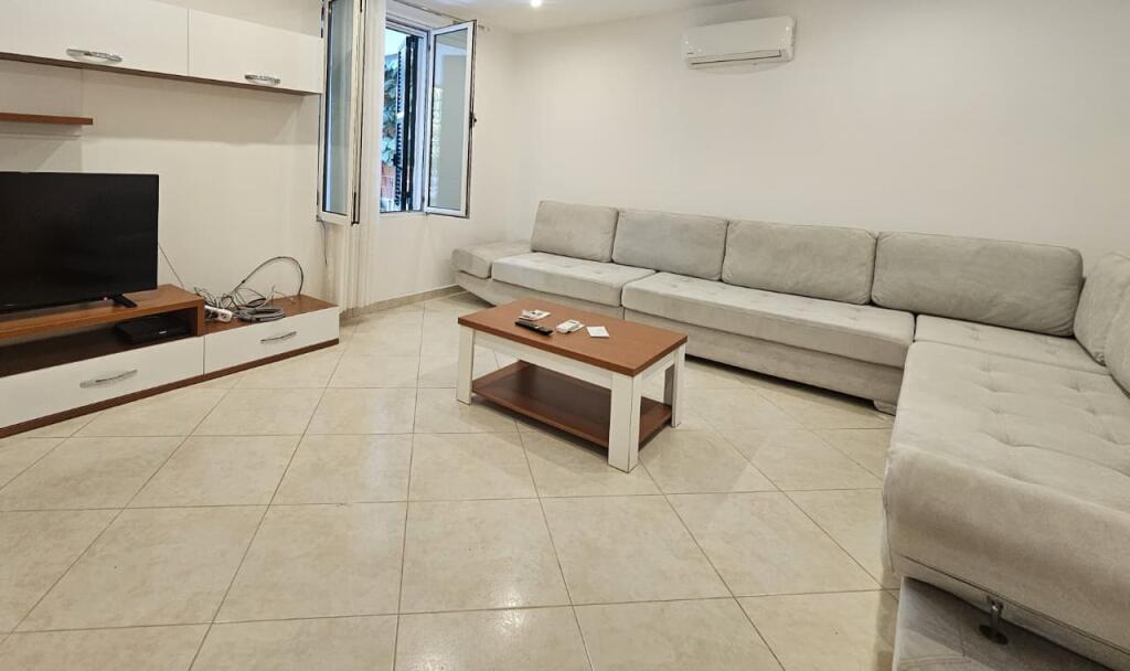 🏡 JEPET ME QIRA SHTËPI PRIVATE 2+1 – FUSHA E AVIACIONIT