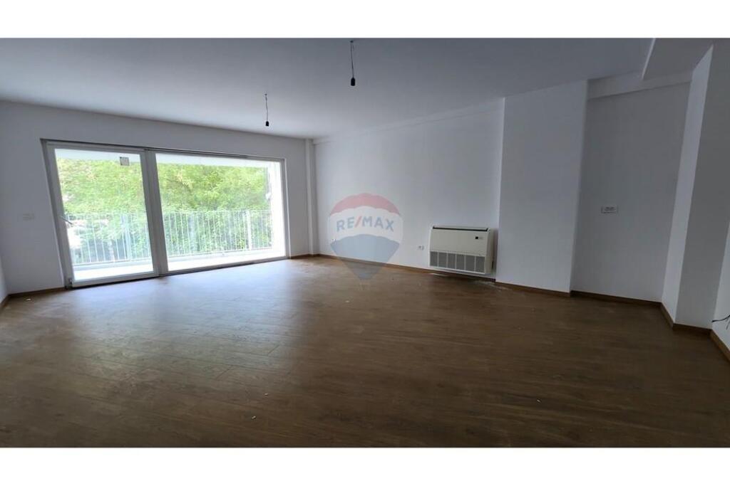 Apartment for sale at Faik Konica.