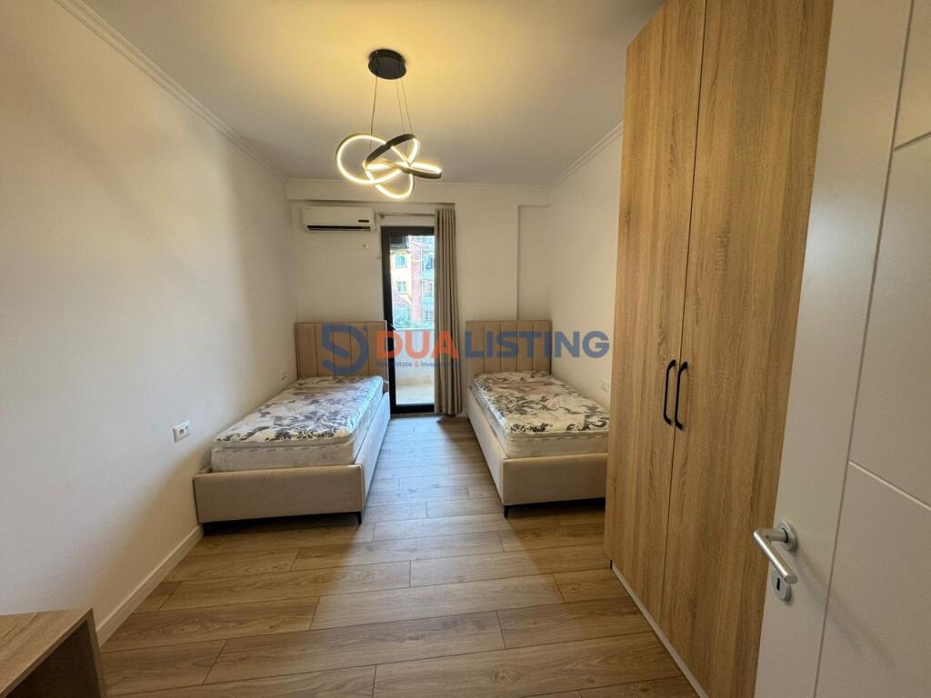JEPET ME QIRA APARTAMENT MODERN 2+1 I PA BANUAR ME PARE TEK KODRA E DIELLIT!