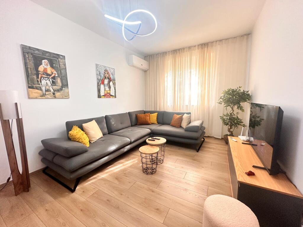 ✨ Jepet me Qira Apartament Modern 2+1 në Zemër të Tiranës!