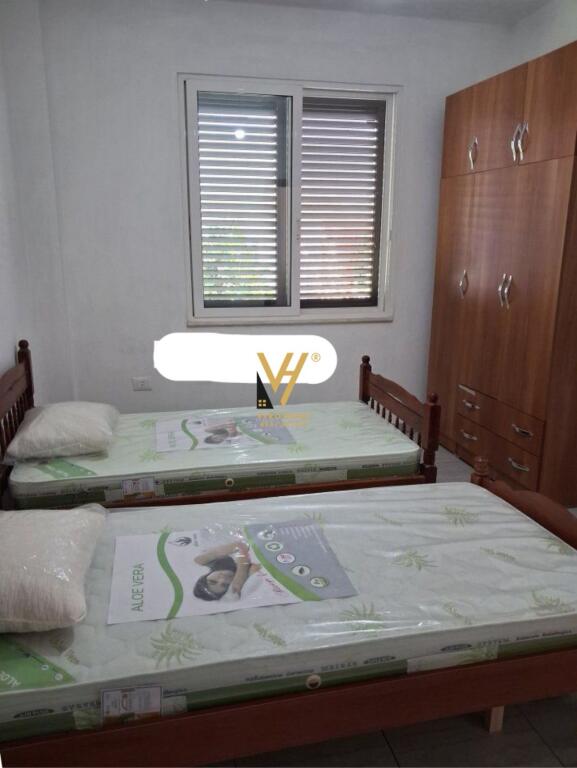 JEPET HYRJE 2+1+2 ME QERA PRANE SHKOLLES SE BASHKUAR 450 EURO