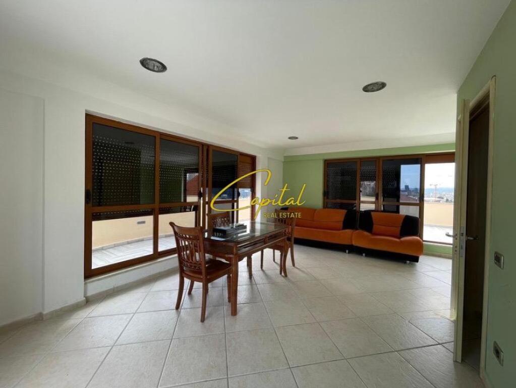 VILE PRIVATE ME QERA 254 M2 KODRA E PRIFTIT 130.000 LEKE