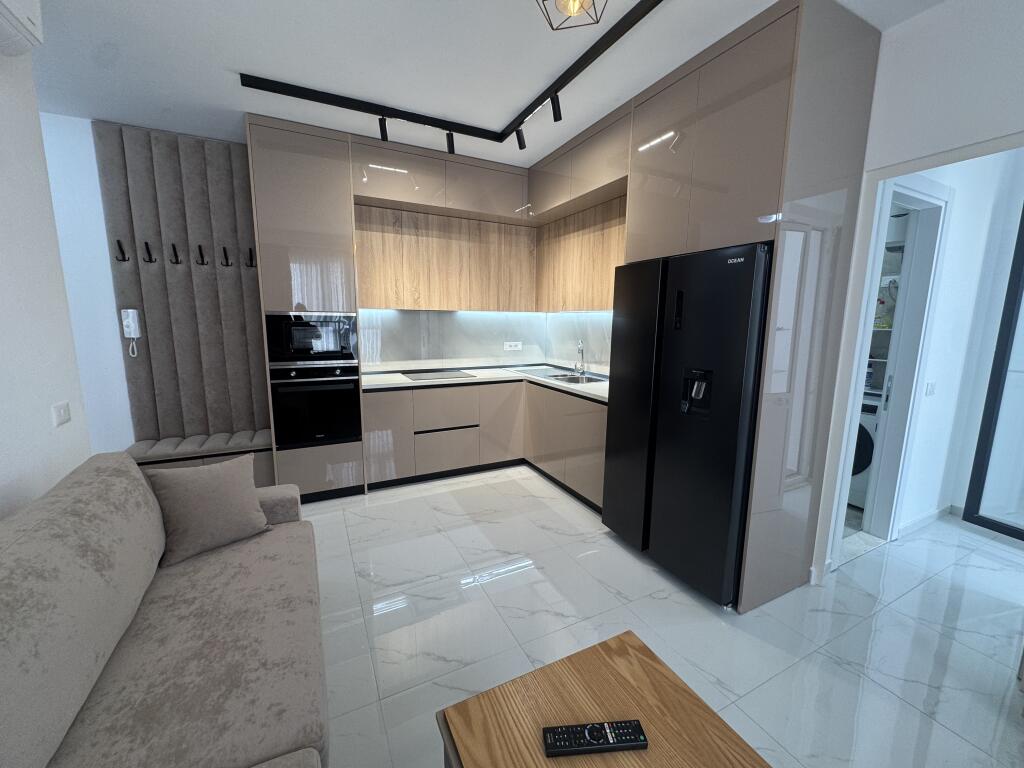 Apartament 1+1 me qira ne Astir tek Bulevardi!