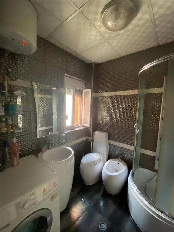 Apartament me qera 2+1 tek Rruga e Durresit (ID B221361) Tirane​