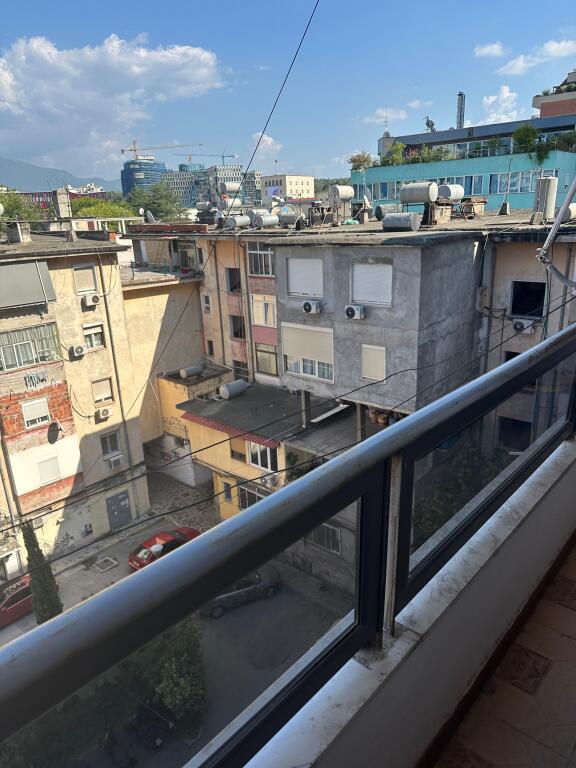 Apartment 3 + 1 + 2 bathrooms, in Bllok near Xheko Imperial. 