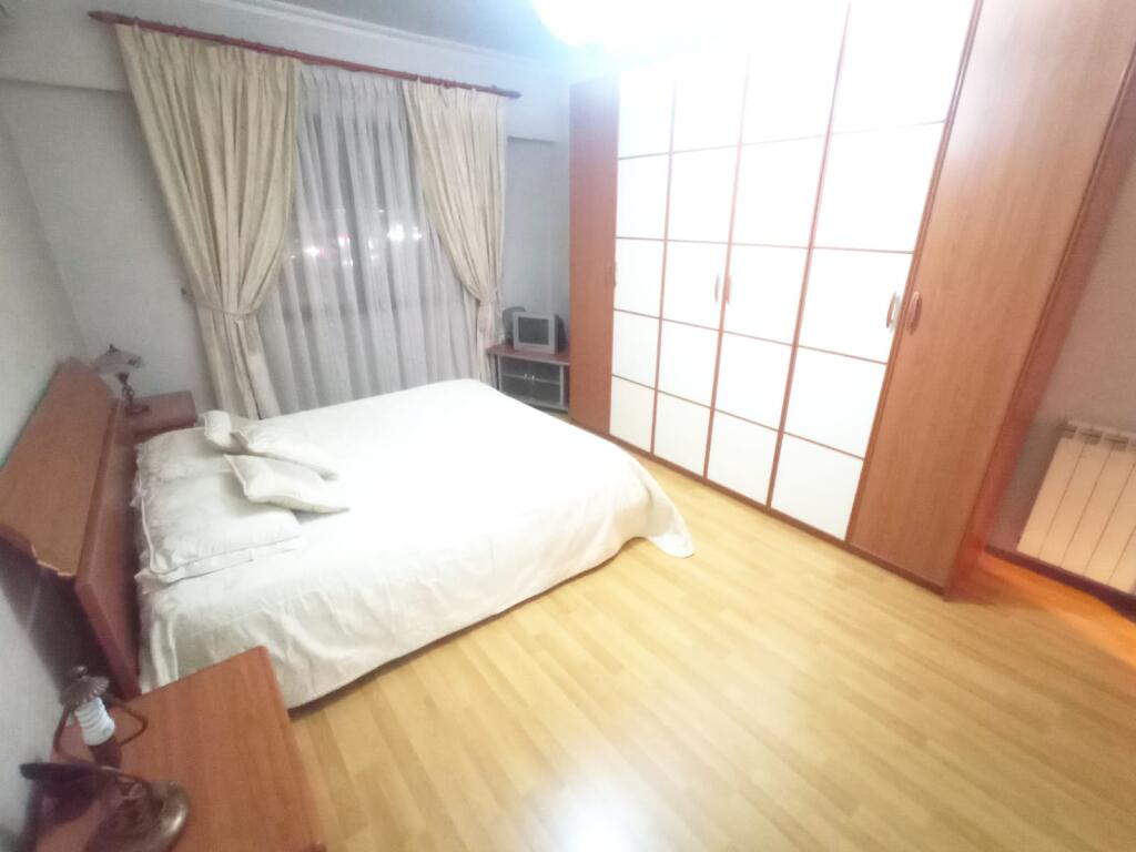 Apartment 4 + 1 + 2 bathrooms + 1 studio. At Zogu i Zi.