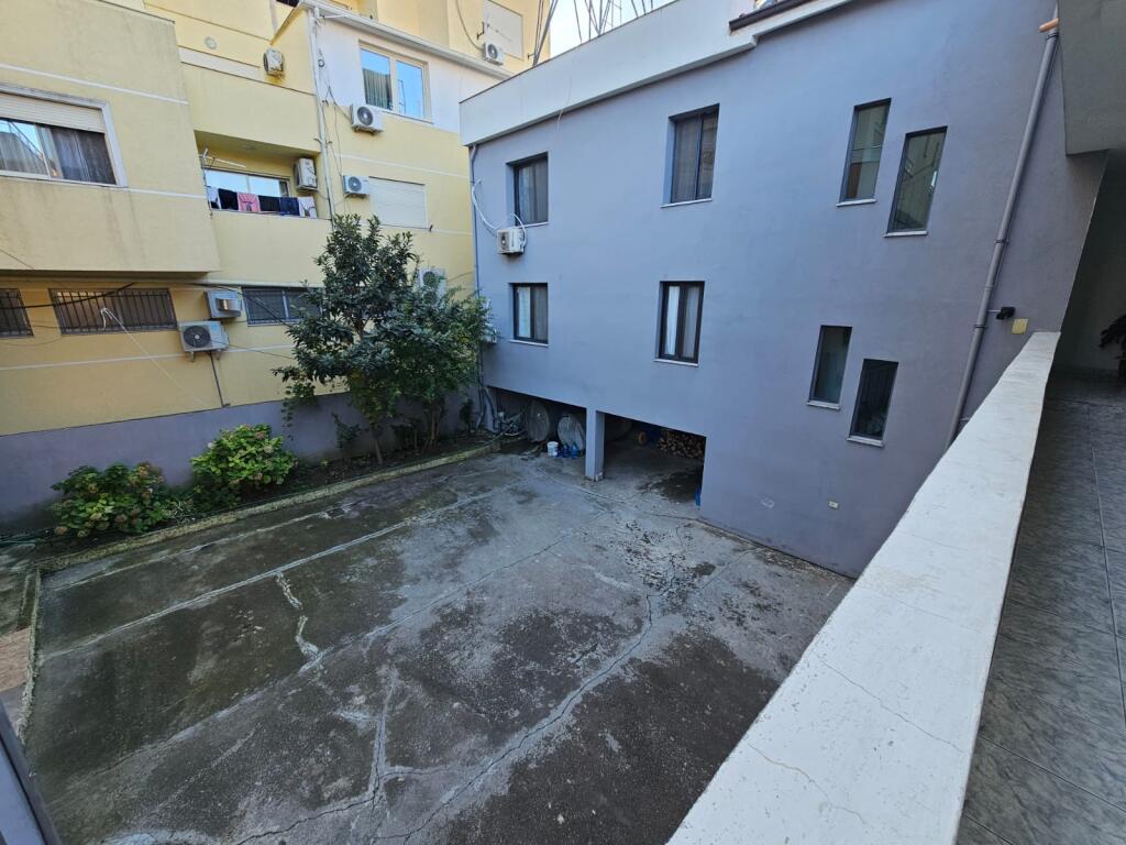 🏨 SHITET VILË–HOTEL NË PLAZH, DURRËS (PRANË URËS SË DAJLANIT)