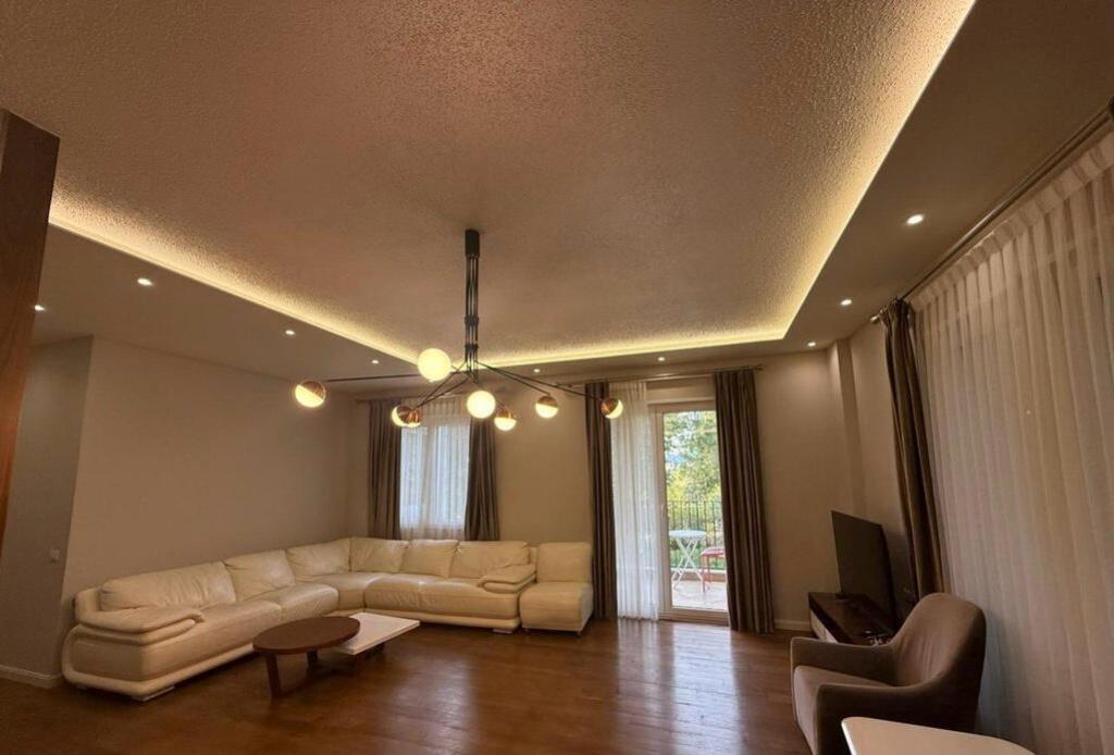 🏡 Appartamento 3+1+2 con cortile 400 m² nella residenza “Secret Garden”, TEG