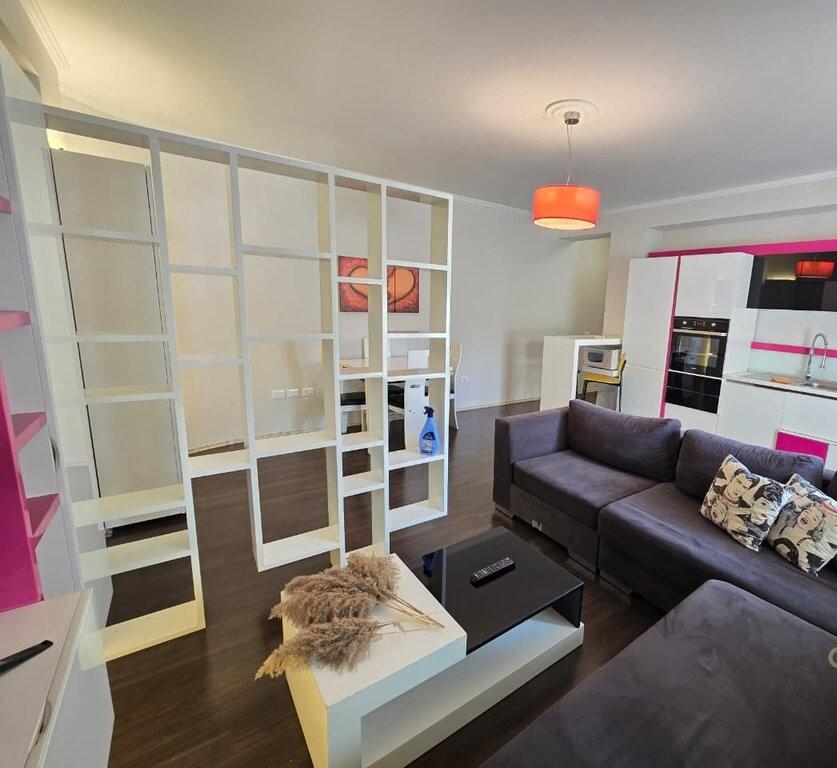 Rezidenca Kodra 1 – Apartament 1+1 me Post Parkimi për Qira!