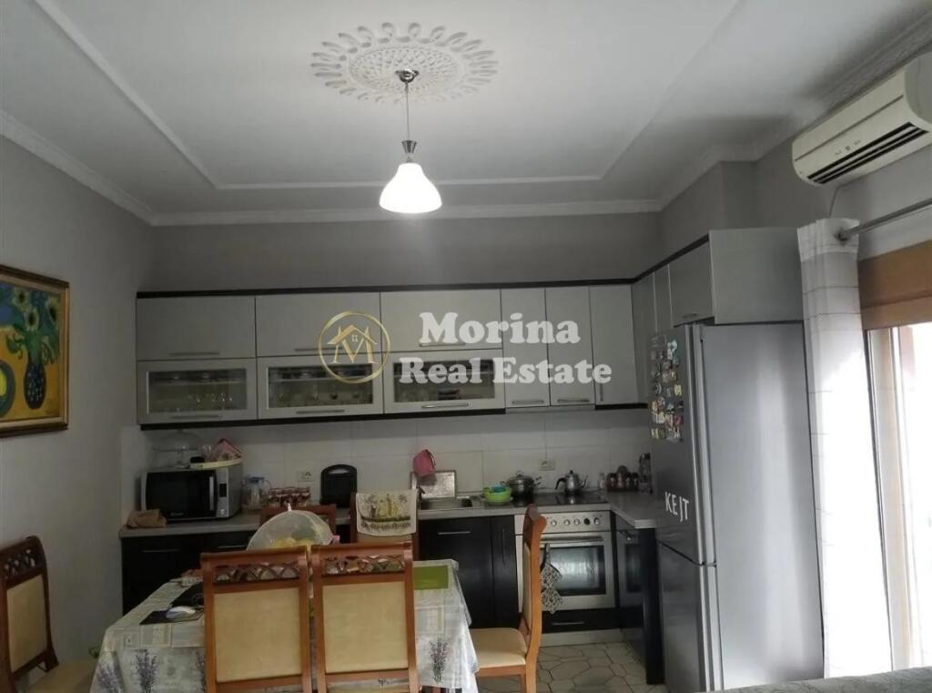 Qera, Vile 4 kateshe+ papafingo+ garazh , ne Selite, 3000 Euro/Muaj