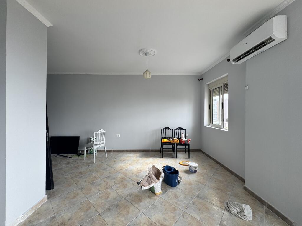 APARTAMENT 3+1+2, PER SHITJE - DURRES, PLAZH, RROTA E KUQE.