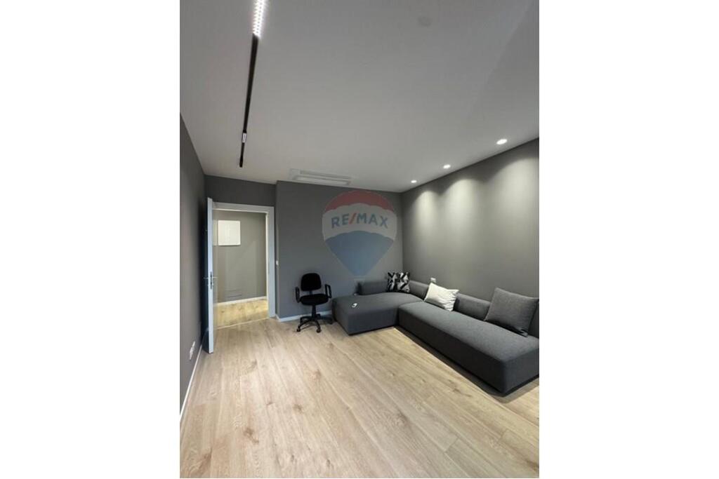 OFFICE FOR RENT AT LAKE VIEW RESIDENCE !