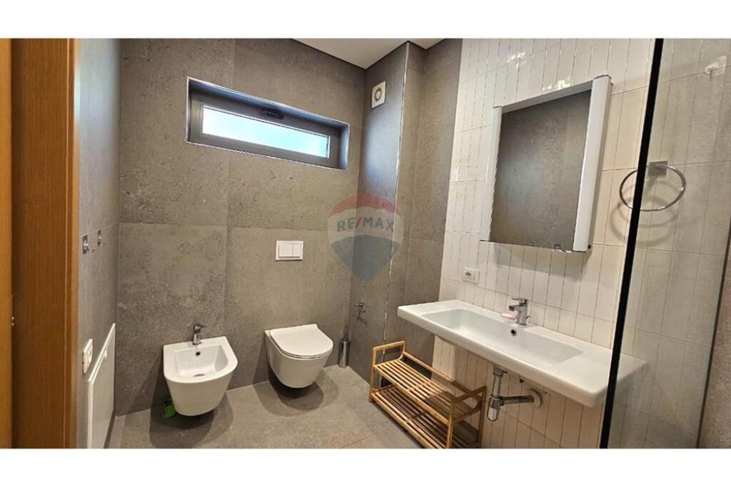 Jepet vile me qira prane Teg-ut.