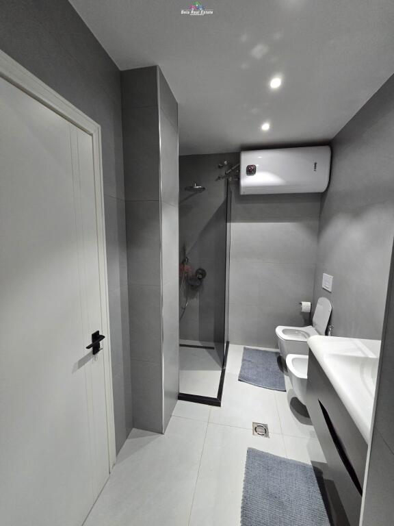 Appartamento in Affitto 2+1 a Bllok (ID B2201546) Tirana