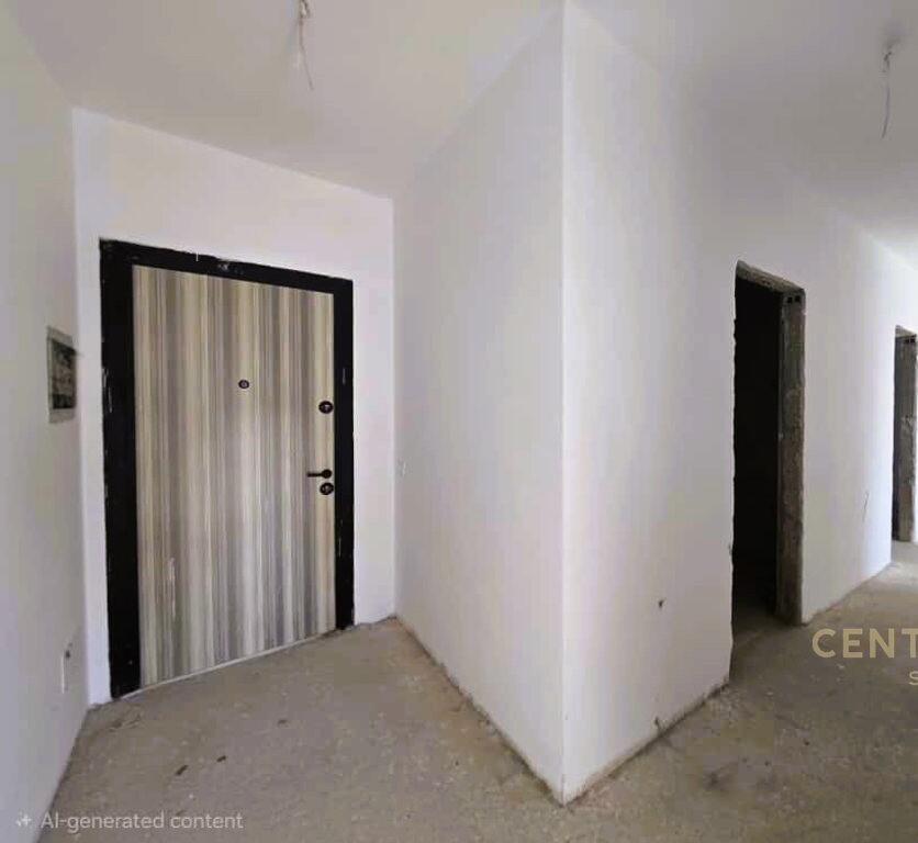 3+1 office space for rent at Pazari i Ri!!