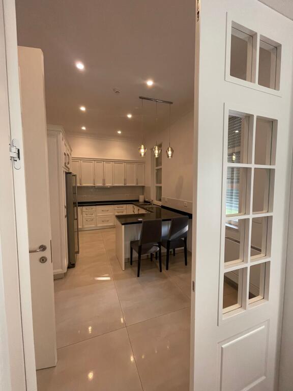 🏡 VILË ME QIRA – Rolling Hills, pranë TEG