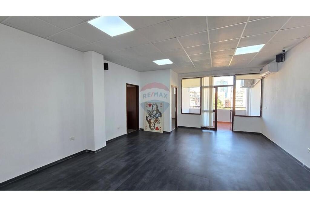 Office for rent in Bllok