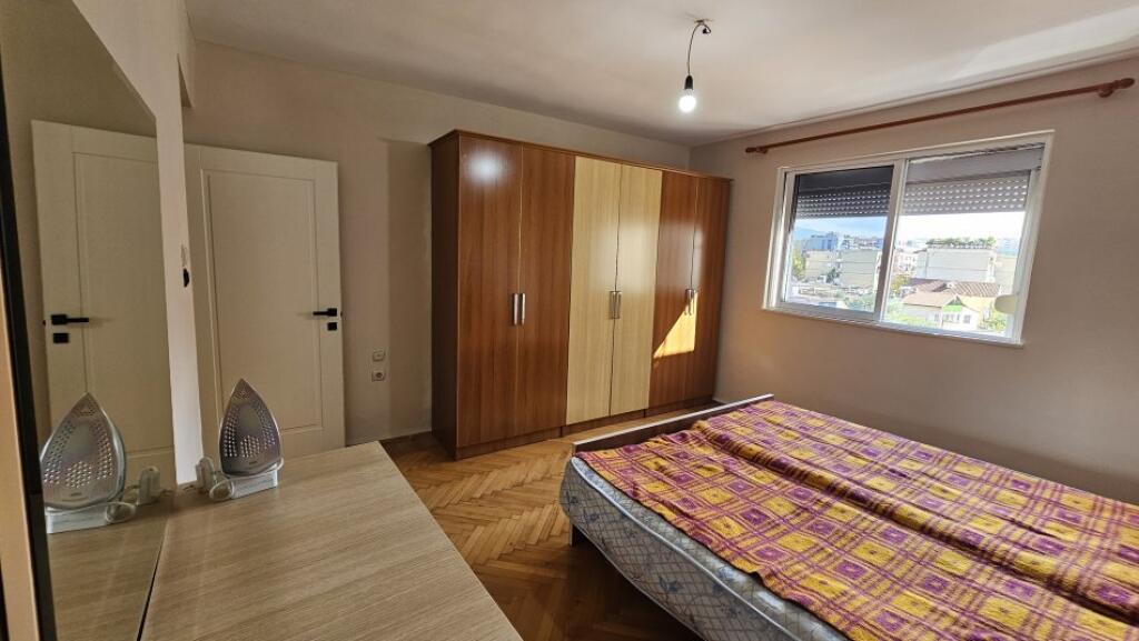 🏡 Apartament 2+1 me Qira – Pranë Maternitetit të Ri, Brryl