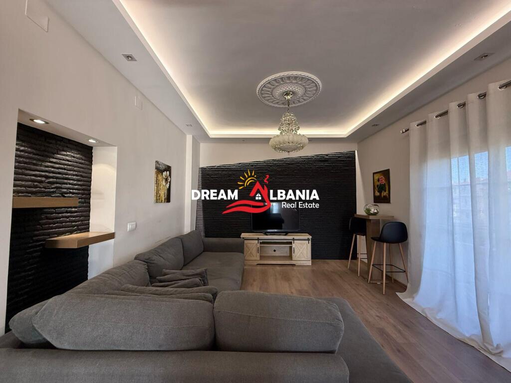 Godine Biznesi 4 kateshe me qera per hotel prane Spitalit Amerikan 2 (ID 4251380)