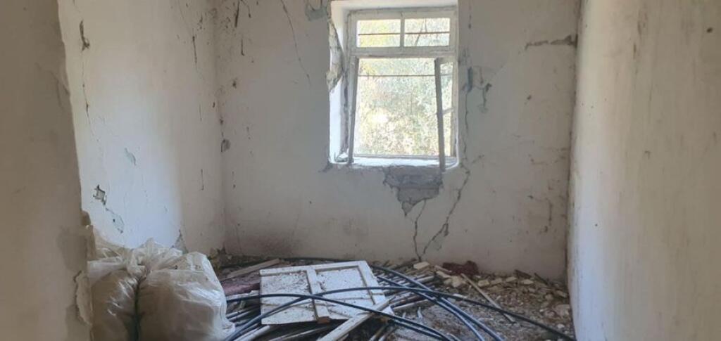 VECCHIA CASA CON TERRENO E TERRA