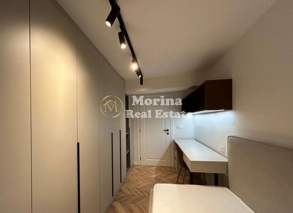 Qera, Apartament 2+1, Tregu Elektrik 700 euro/muaj