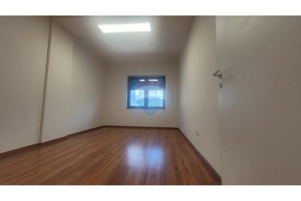 UFFICIO IN AFFITTO AL RING CENTER A ZOG TE ZI