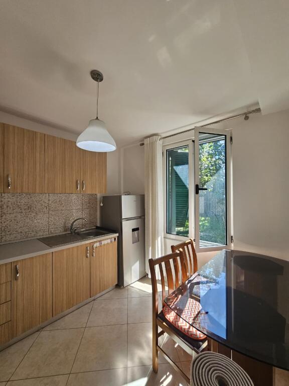 🏡 JEPET ME QIRA SHTËPI PRIVATE 2+1 – FUSHA E AVIACIONIT