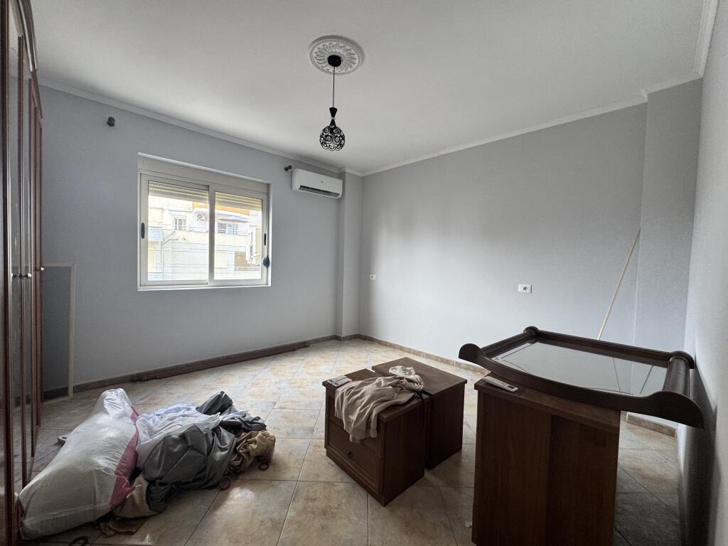 APARTAMENT 3+1+2, PER SHITJE - DURRES, PLAZH, RROTA E KUQE.