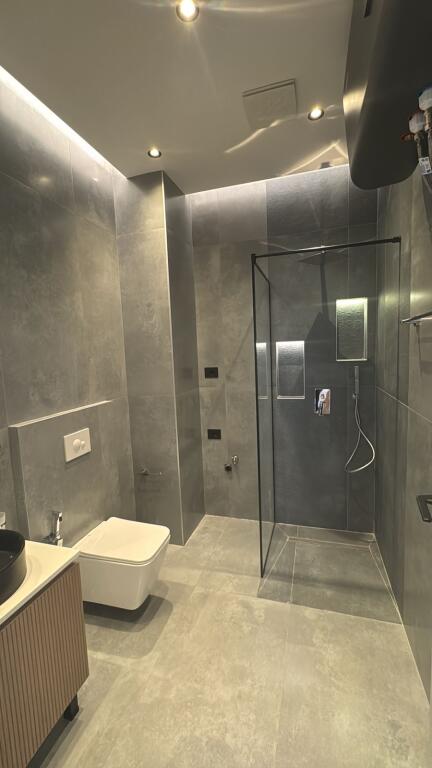 JEPET ME QERA APARTAMENT 1+1 80.000 LEKE KODRA E DIELLIT